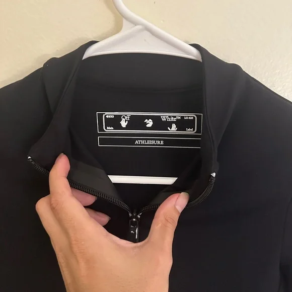 Off white Scuba Logo Zip top with sleeves size Small - Picture 10 of 10